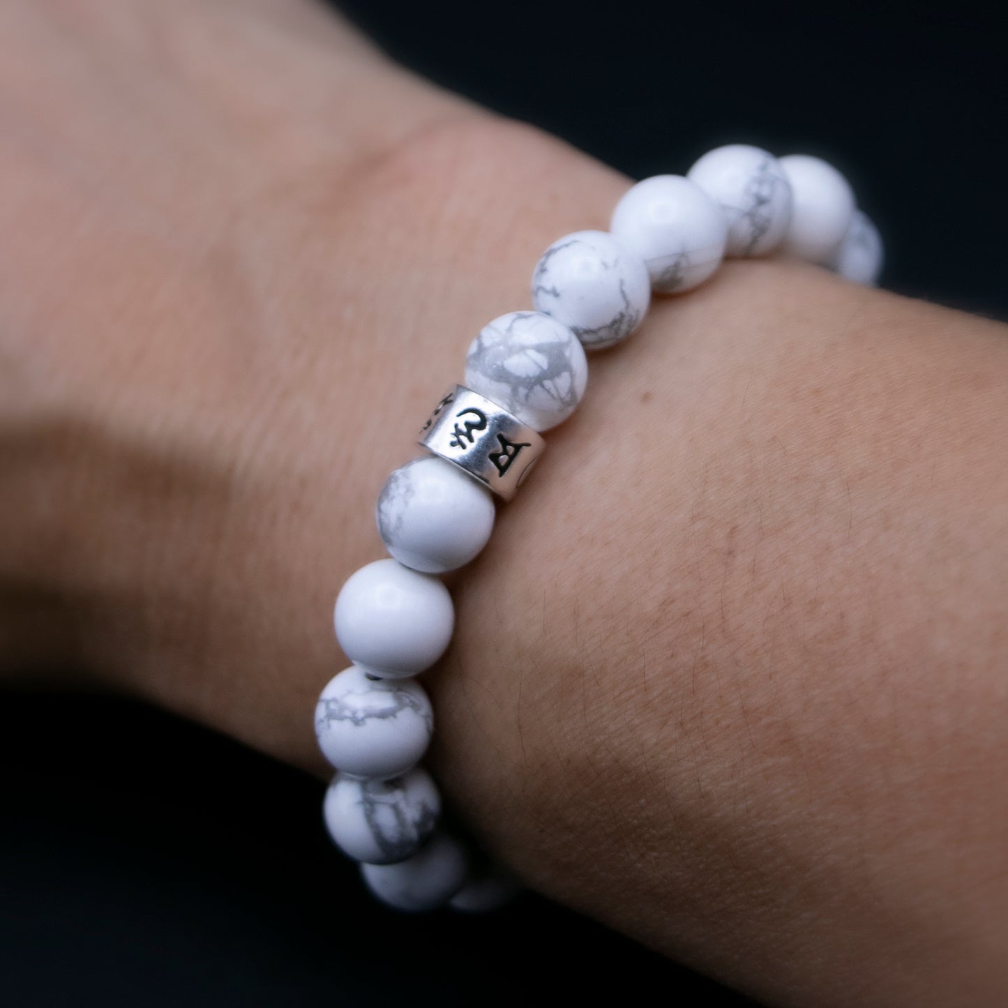 Howlite Bracelet 8mm