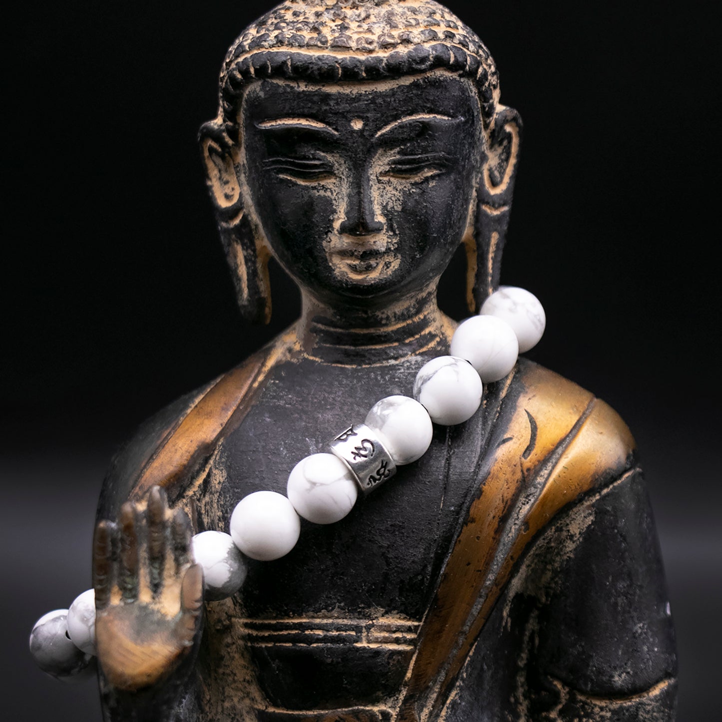Howlite Bracelet 8mm